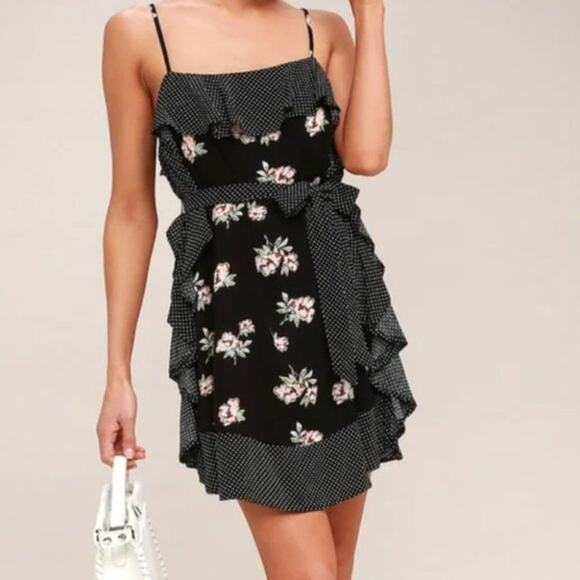 Lulu's Dresses & Skirts - Lulu's Ruffled Around The Edges Floral Mini Dress / Tunic Top S